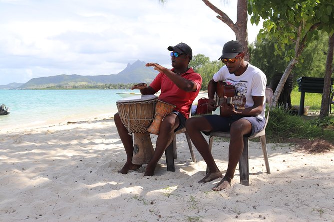 5 island tour all inclusive with Ile aux cerfs and snorkeling - Blue Bay snorkeling with a glass-bottom boat option