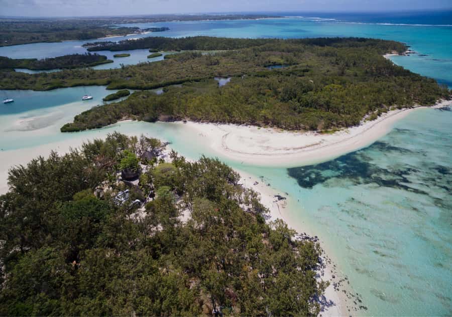 5 Islands Boat Trip, Snorkeling and Lunch on Ile aux Cerfs - Ile aux Aigrettes and Mauritian wildlife