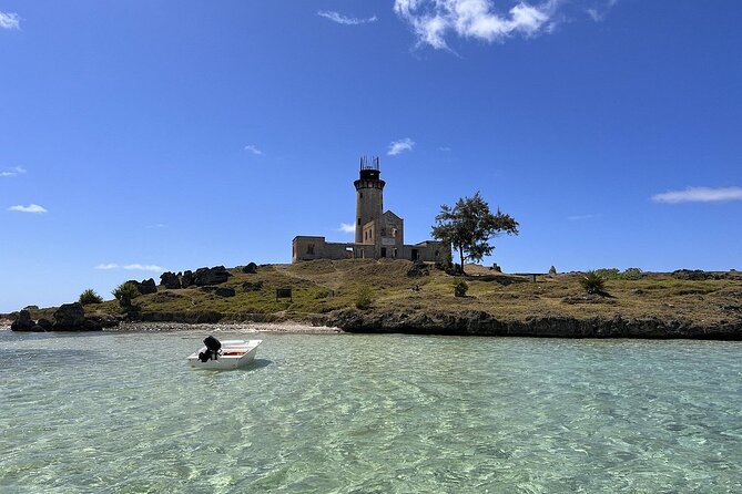 5 Islands Private Speedboat with Snorkeling Lunch and Drinks - A swim at Ile aux Aigrettes