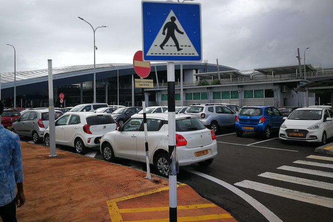 Airport & Hotels Transfers - A calm landing at Mauritius airport