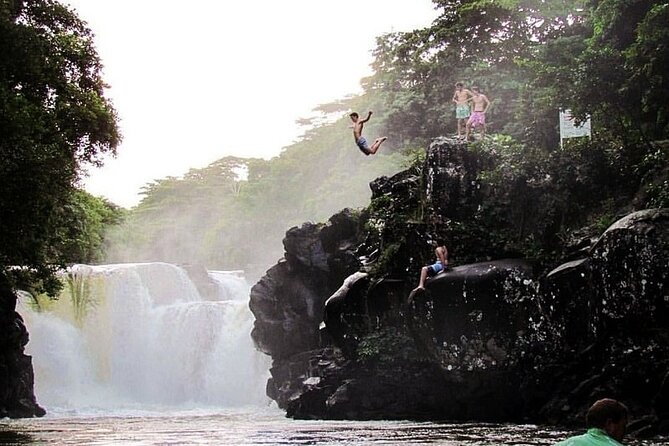 All inclusive CATAMARAN with BBQ : Ile aux cerf & GRSE waterfall - GRSE Waterfalls, a scenic stop with limited access