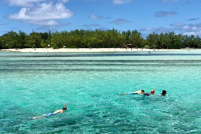 All inclusive SPEEDBOAT FULL DAY to ILE AUX CERF & GRSE WATERFALL - BBQ lunch, rum, beer, and soft drinks