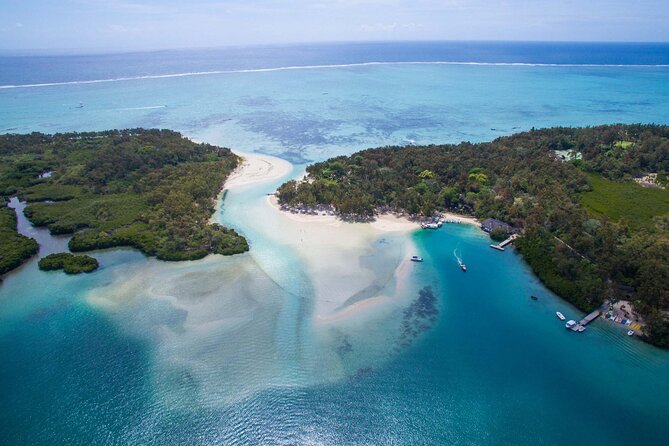 All inclusive SPEEDBOAT FULL DAY to ILE AUX CERF & GRSE WATERFALL - Who will enjoy this outing most?