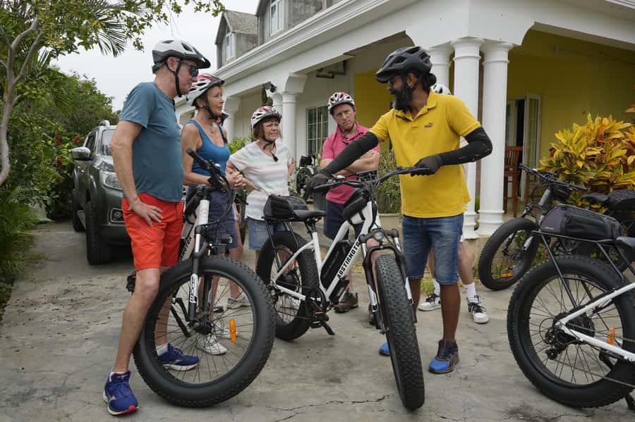 Authentic North East Coast E-bike Guided Tour - Temples, churches, and a smaller Mauritius