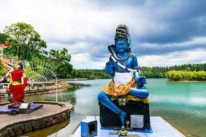 Authentic South Tour - Trou aux Cerfs gives you Mauritius at a glance