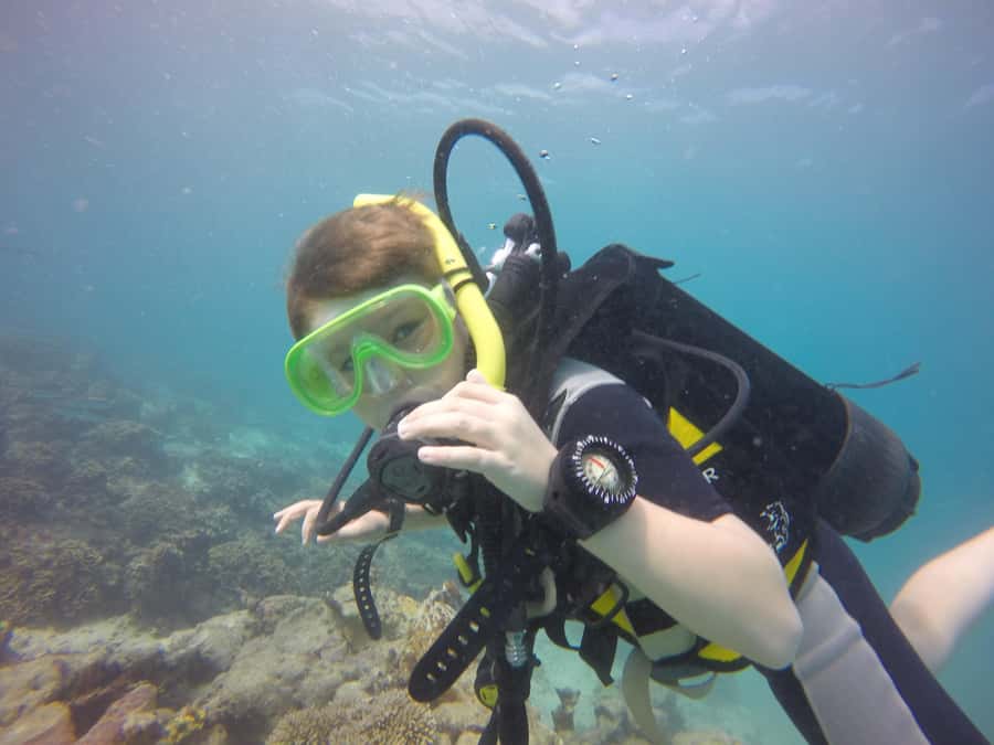 Blue Bay: LEARN TO DIVE TODAY with CORAL DIVING Team - What the first equipment lesson covers