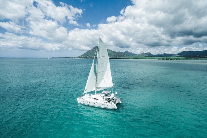Catamaran Cruise: Isle aux Cerfs, Including BBQ Lunch, in Mauritius - Dolphins, monkeys, and bats