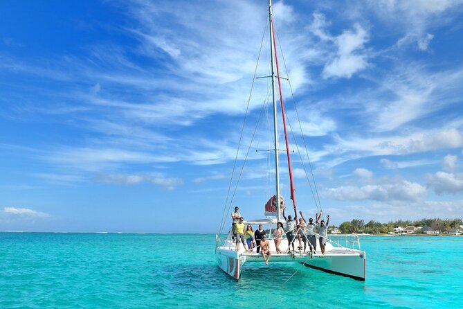 Catamaran Cruise: Isle aux Cerfs, Including BBQ Lunch, in Mauritius - Passing Ile du Phare