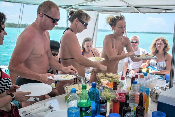 Catamaran cruise to Ile aux cerfs with bbq lunch - Arriving at Ile aux Cerfs