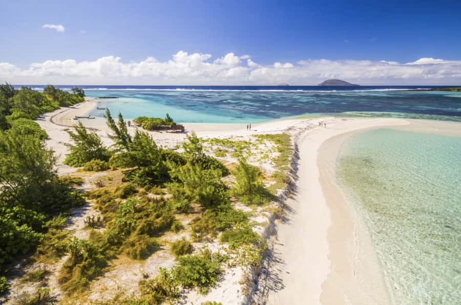 Catamaran Mauritius Cruise in the North Coasts - Flat Island: White Sand and Open Northern Views