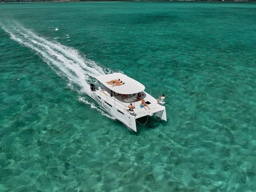 Catamaran Mauritius: South East 5 Islands Catamaran Cruises - Snorkeling at Eau Bleue