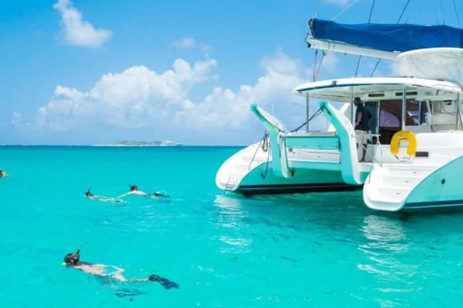 Catamaran trip to Ile Aux Cerfs With Two Way Transportation - From your hotel reception to the harbor