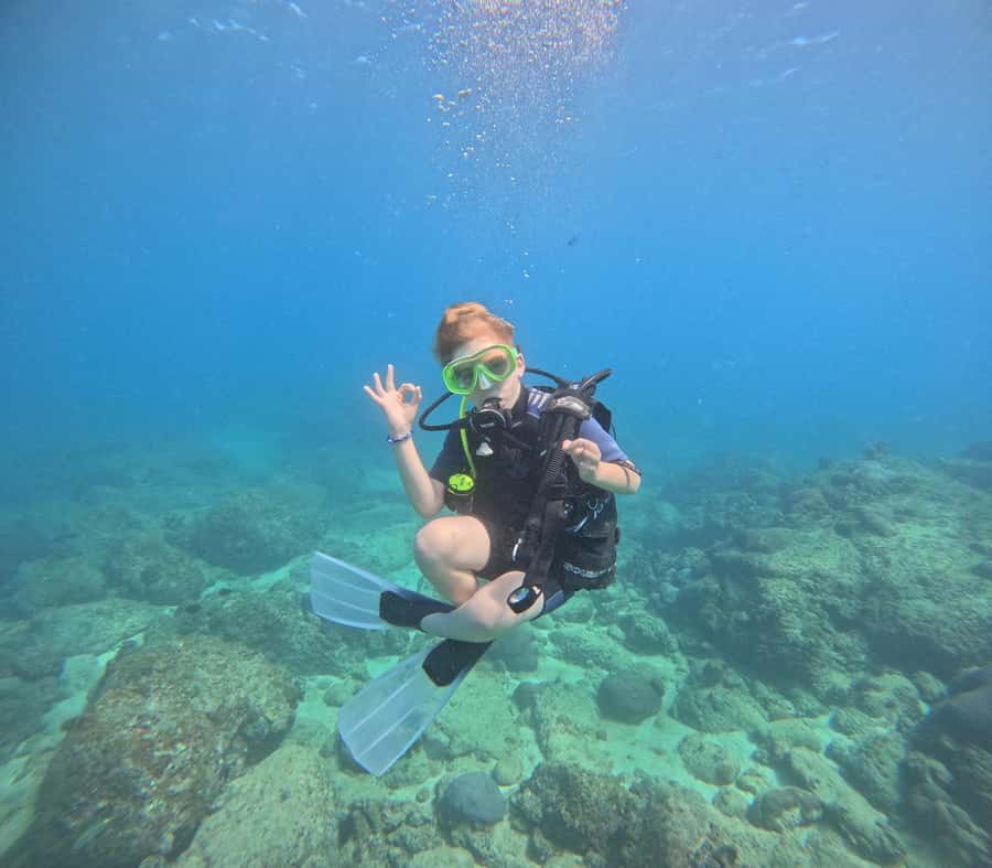 DISCOVER SCUBA DIVING IN LEMORNE with EasydiveMauritius - What the 3 to 12 metre sea session is like