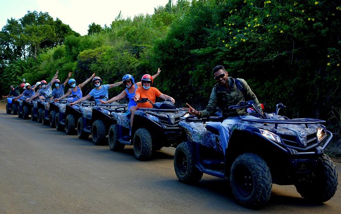 Discovery Tour 35km - Lunch and animals at La Vanille Nature Park