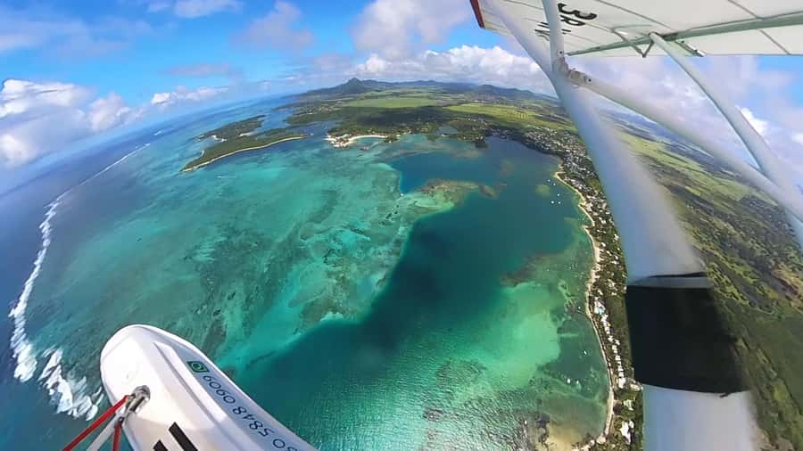 East Coast Mauritius Private Scenic Seaplane Tour - Why the underwater waterfall looks real