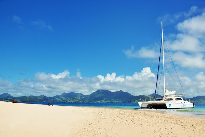 EAST Shared Cruise : OCÉANE Full day catamaran to Ile aux Cerfs - The lagoon stop at Trou d’Eau Douce