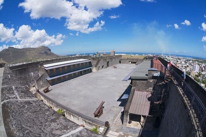 Food Tasting & Market Shopping: Private Guided Tour in PORT LOUIS - The guide can make or break the Port Louis experience