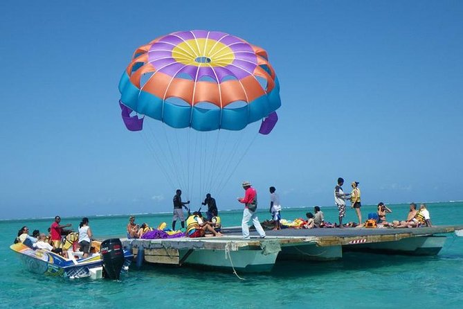 Full-Day At Ile Aux Cerf: Speed Boat, GRSE, Lunch On A Private Island & Transfer - Several hours on the beaches of Ile aux Cerfs