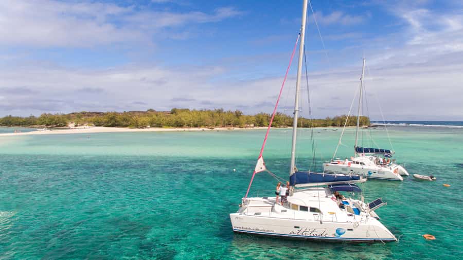 Full Day Catamaran Luxury Cruise to Northern Islands w Lunch - Key points to know before you book