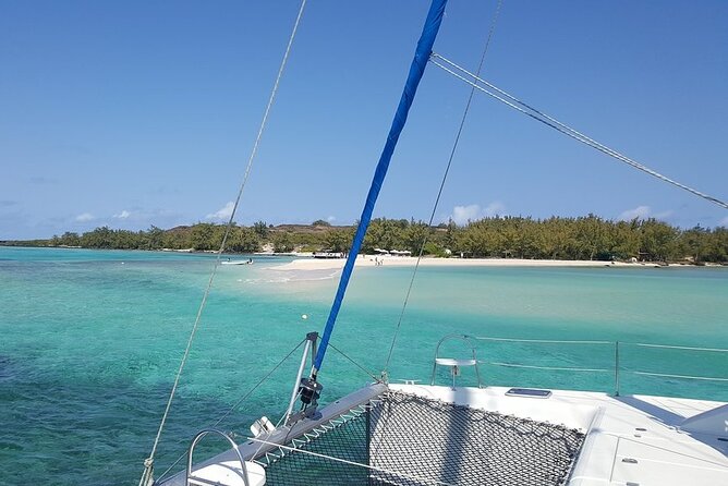 Full-Day Northern Catamaran Cruise: Coin de Mire and Ile Plate Island - Should you book this catamaran cruise?