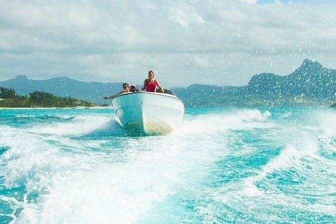 Full Day Shared Speed Boat in Ile Aux Cerfs Lunch & Transfer incl - The morning pickup and the first practical test