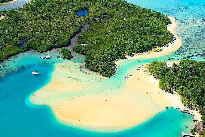 Full Day Shared Speed Boat in Ile Aux Cerfs Lunch & Transfer incl - Seven hours, group size, and the feel of the day