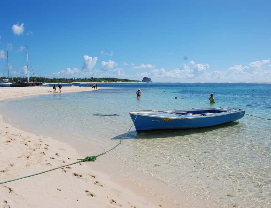 GBaie: 3 North Islands Cruise, Lunch & CoindeMire Snorkeling - The mood on board