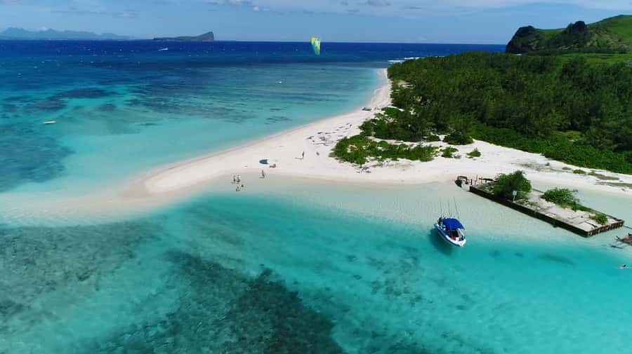 Grand Baie: Catamaran 3 Islands Cruise & Lunch on the Island - Key points before you book