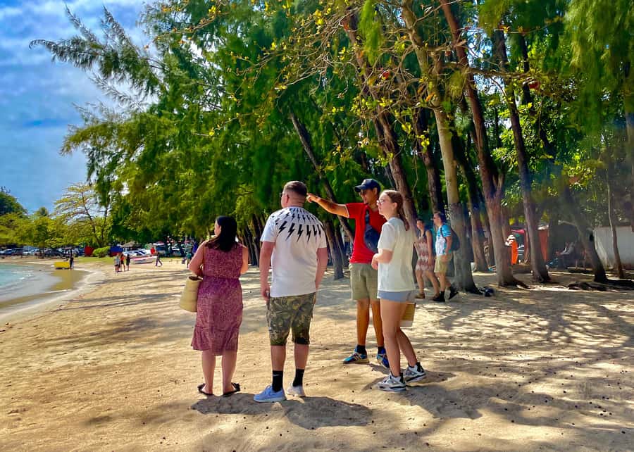 Grand Baie: Coastal Cuisine & Culture Walking Tour - The guide and the small-group experience