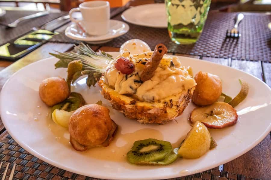 Grand Baie: Guided Walking Food Tour - First tastings: food as a way into Mauritian culture