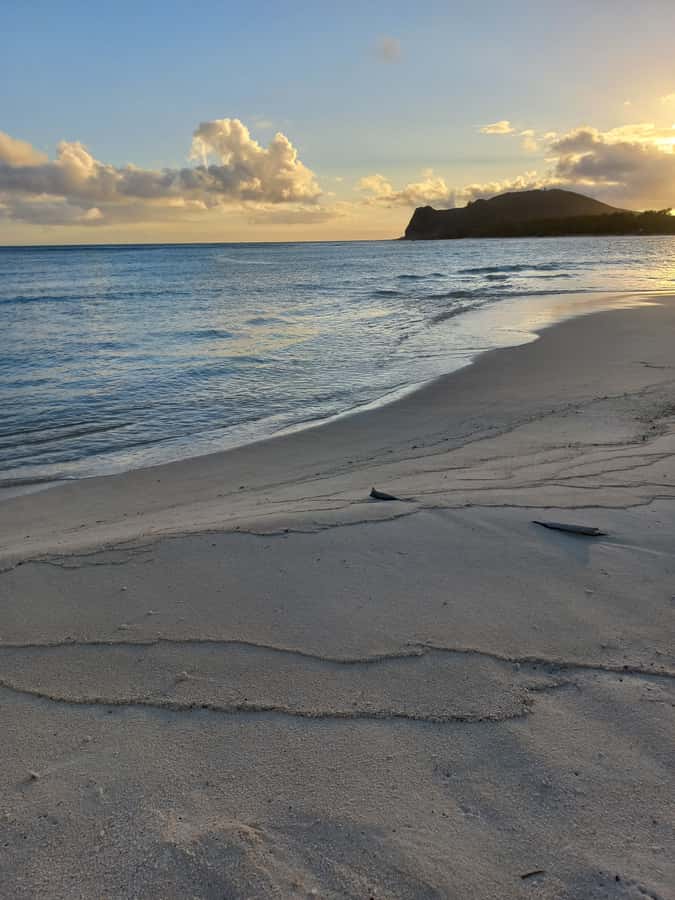 Grand Baie: Three Islands Private Boat Trip and Beach BBQ - What lunch is like on the beach