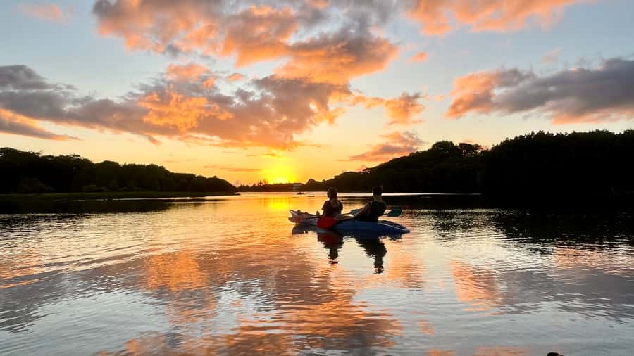 Guided Sundowner Kayak Tour - Fresh drinks and the final sunset
