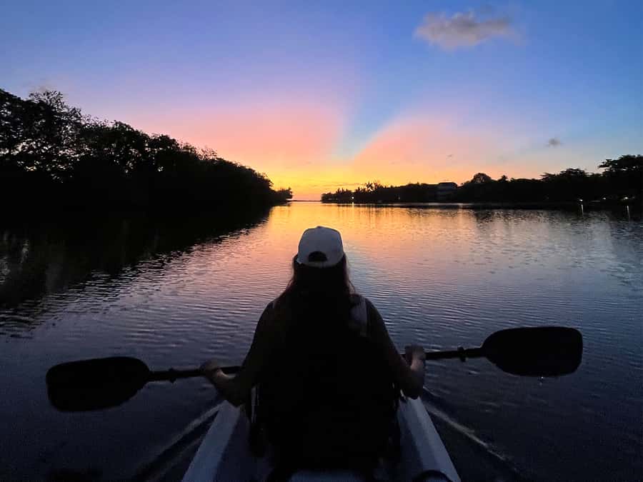 Guided Sundowner Kayak Tour - Meeting at Tamarin Bay and getting ready