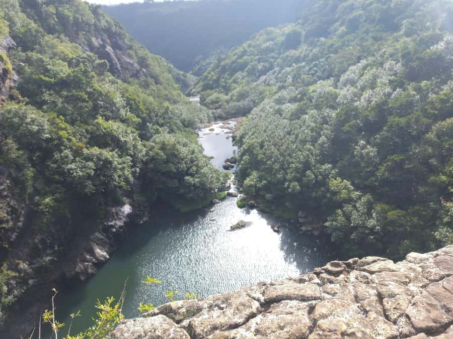 Henrietta: Hiking at the Tamarind Waterfalls - Behind the water and into the pools