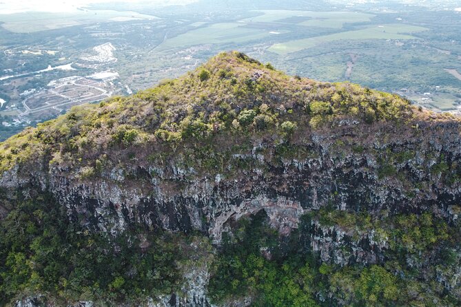 Hiking La Tourelle Mountain in Mauritius - Kevin’s role and the feel of a small group