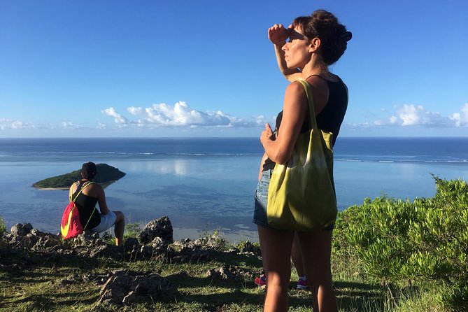 Hiking Le Morne Brabant - The guides make the hardest parts manageable