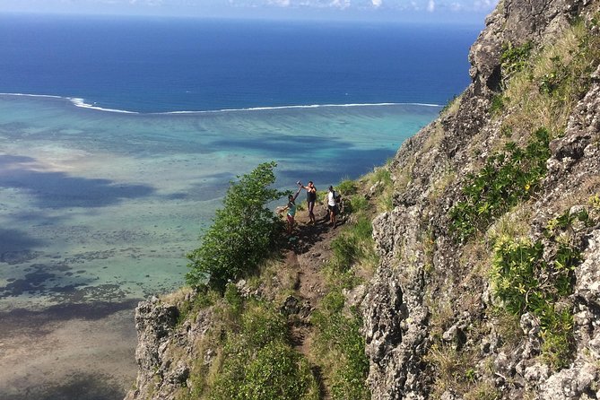 Hiking Le Morne Brabant - Timing, heat, and crowd levels