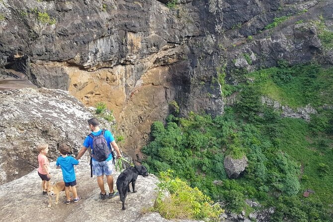 Hiking Trip Full-Day: The Magnificent 7 Waterfalls Sept Cascades including Lunch - Lunch near the waterfall at about 12:15