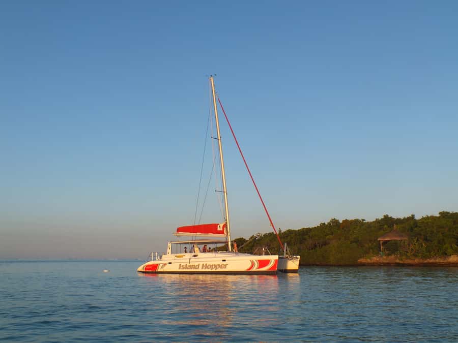 Ile aux Aigrettes: Private Sunset Cruise Tour - Food, drinks, and the cost of going private