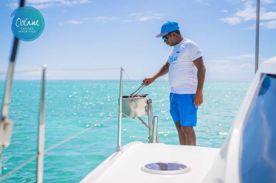Ile Aux Bénitiers : Private Catamaran Cruise & Gourmet Lunch - Practical details that make the day easier