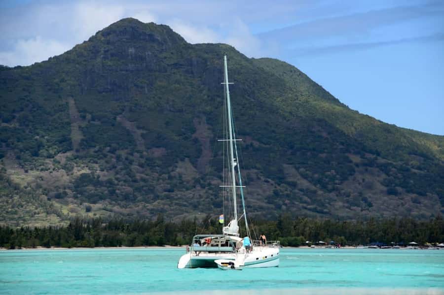Ile Aux Cerfs Catamaran Cruise sailing from Mahebourg - Leaving Pointe Jérôme at 9:00