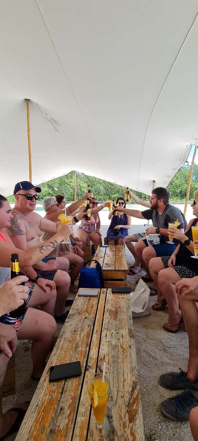 Ile aux Cerfs: Island & Waterfall Speedboat Tour with Lunch - Free time on Ile aux Cerfs