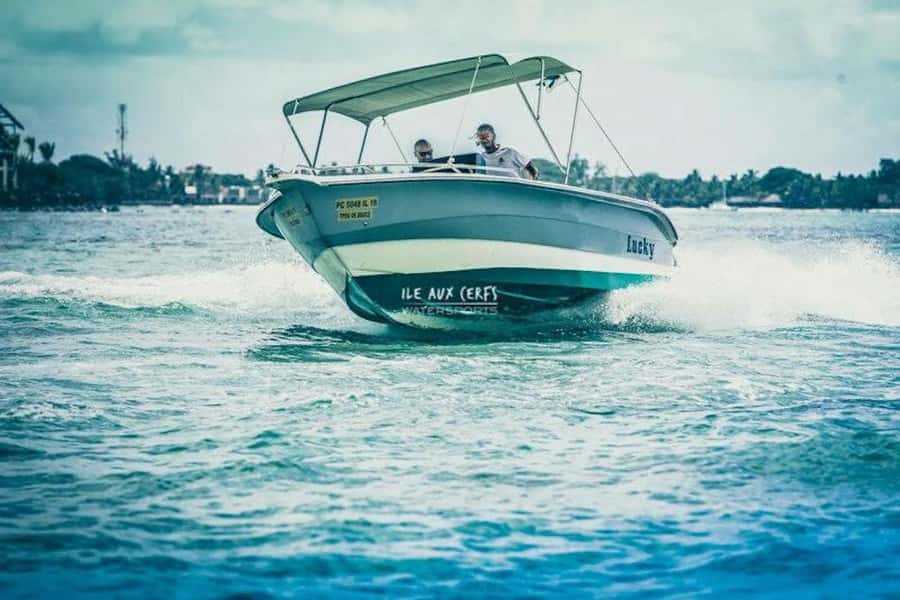 Ile aux Cerfs Speedboat Trip & Transport: Private or Shared - Barbecue lunch at Ilot Mangenie