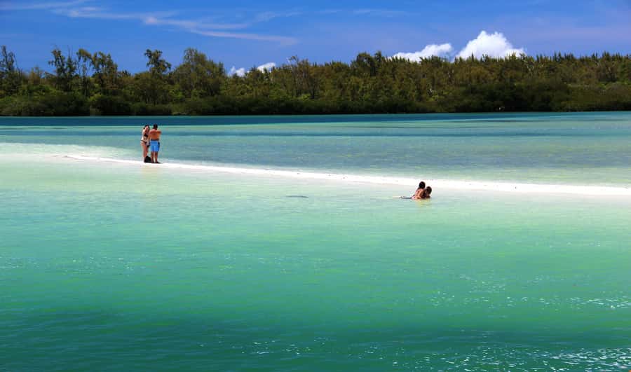 Ile aux Cerfs: The very best day by catamaran. - Is $82 a fair price for this catamaran day?