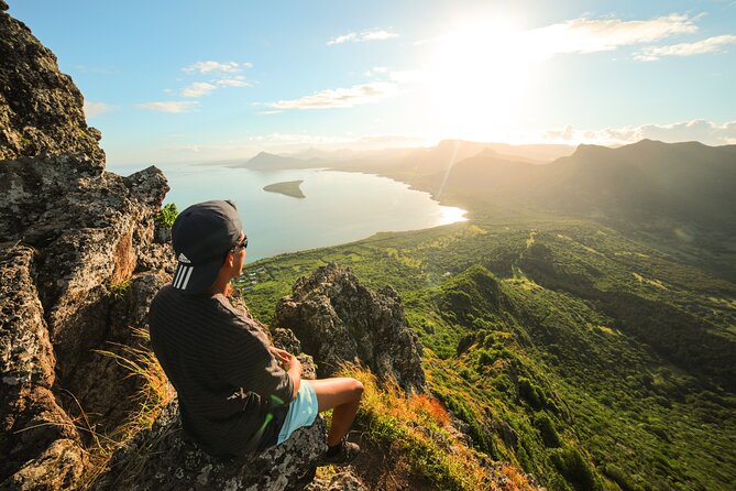 Le Morne Mountain Sunrise Hike & Climb - The 3 to 4-hour route from the Slave Route Monument