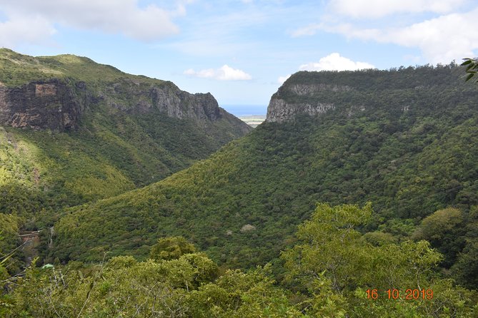 Les septs Cascades Tamarind Falls - Seven waterfalls, one very good reason to hike