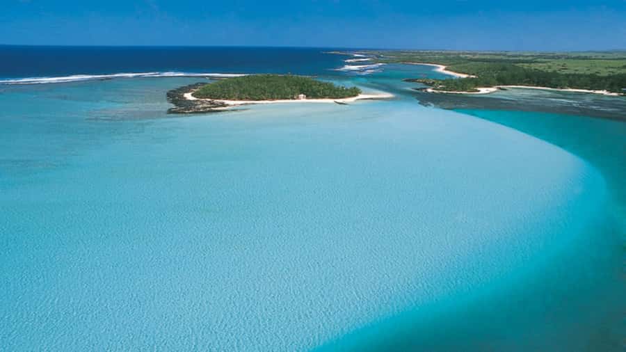 Mahebourg: L'île des Deux Cocos Island Boat Tour with Lunch - Who will enjoy this island day most