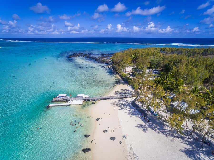 Mahebourg: L'île des Deux Cocos Island Boat Tour with Lunch - What your seven hours on the island feel like
