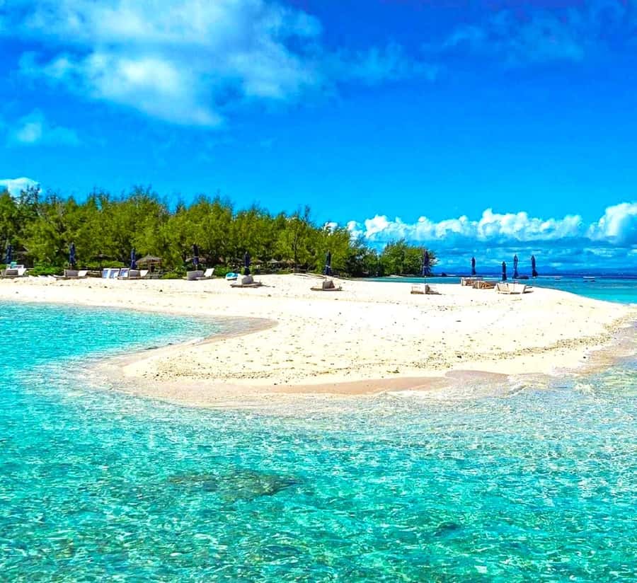 Mauritius: Catamaran cruise to 3 Northern Isles with lunch - Setting Out From Grand Baie Toward the Northern Isles