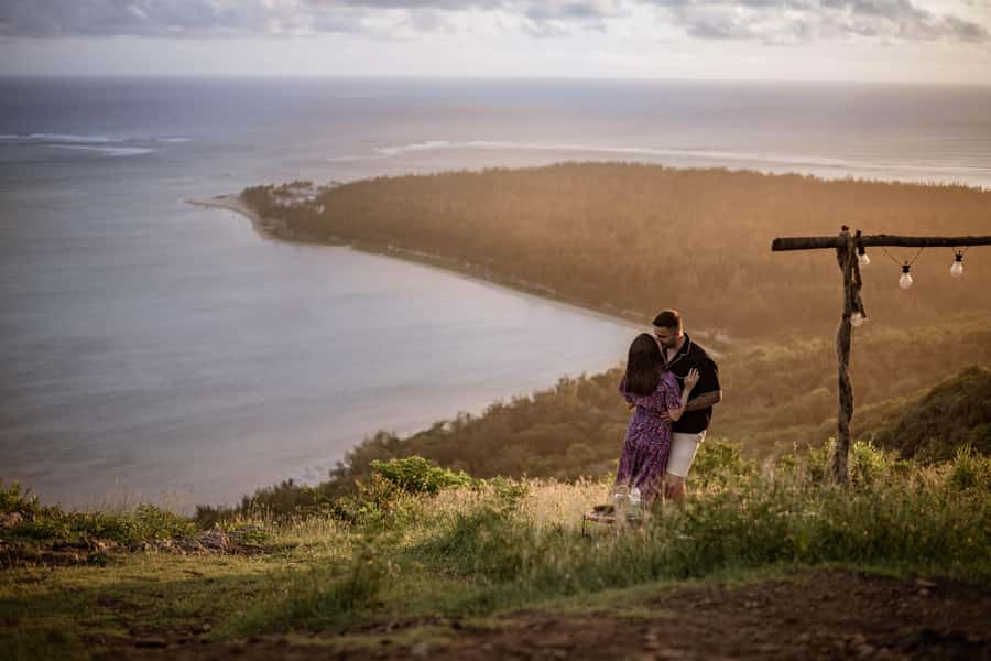 Mauritius: Exclusive Le Morne Sunset Hike & Aperitivo - Why Le Morne works so well at sunset